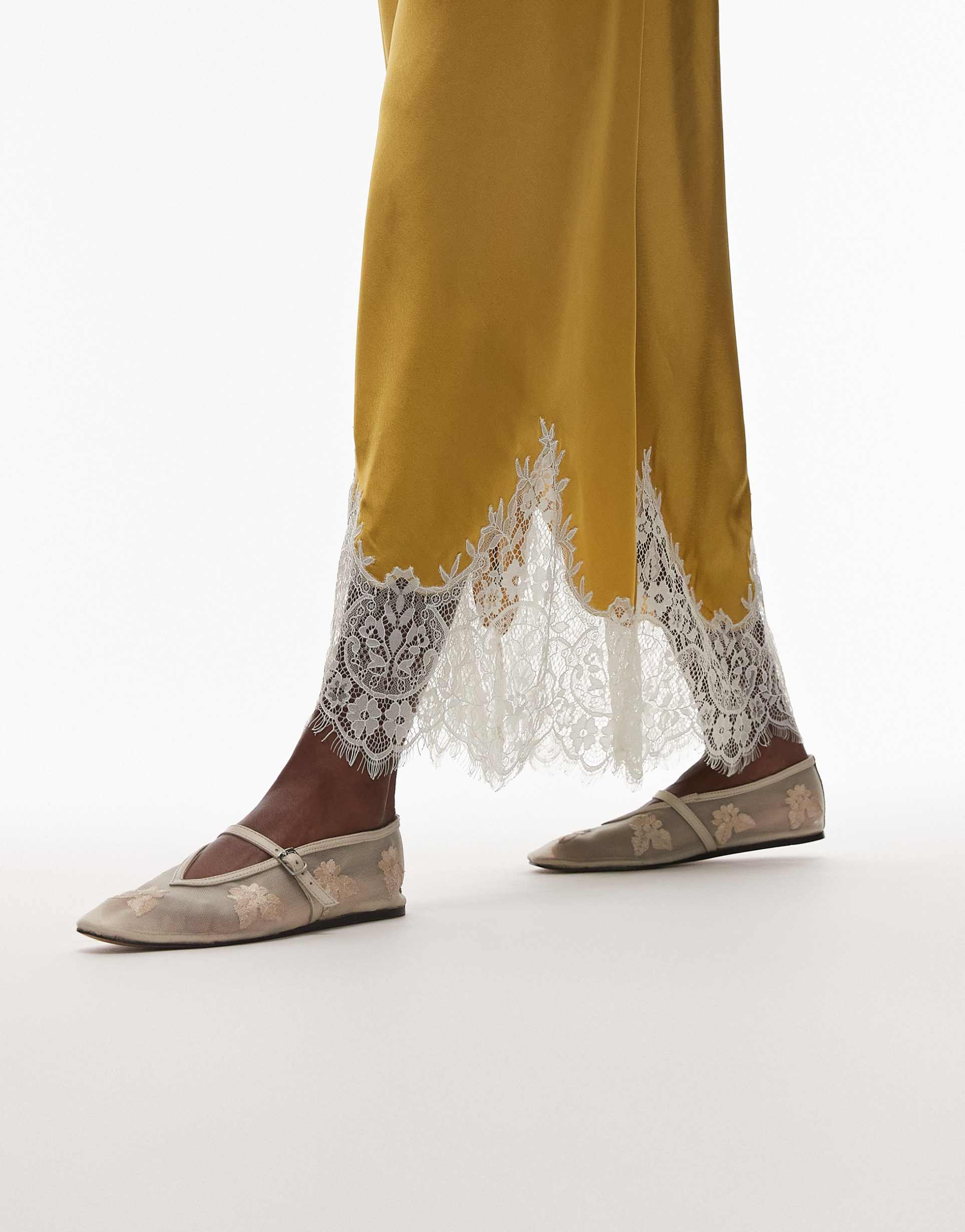 topshop alex embroidered flower ballet shoes in off white