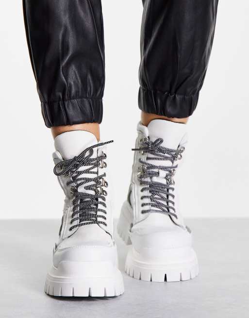 Topshop – Alex – Vita grova boots i läder med snörning , 2 av 4