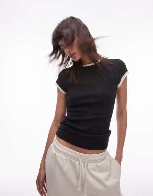 Topshop – Alltags-T-Shirt in Schwarz mit farblich abgesetztem Ausschnitt 
