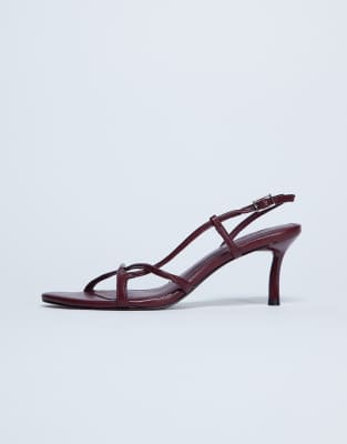  Amelia minimal mid heel sandal in burgundy