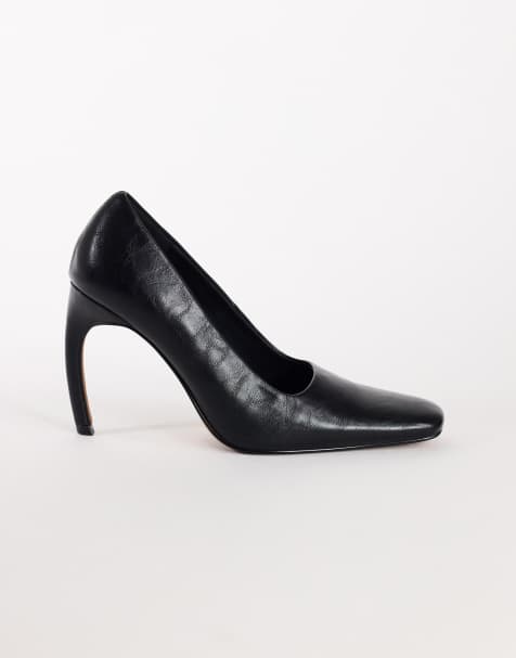 Topshop Amos chiselled banana heel court shoe in black - view 1