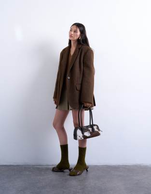 Topshop - Angerauter, langer Blazer-Mantel in Schokobraun mit Wollanteil und einem Knopf-Brown