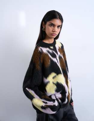 Topshop - Angerauter Strickpullover in Schwarz mit Blumenmotiv
