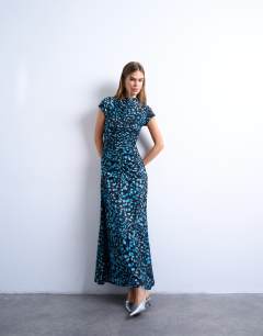 Animal print cap sleeve ruched maxi dress in blue