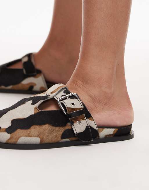 Topshop – Annie – Clogs aus echtem Leder mit Ponyfell mit Kuhflecken und Schnalle, 3 von 4
