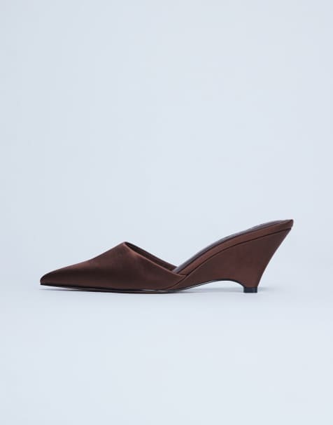 Topshop – Annie – Schuhe in Schokobraun mit Keilabsatz und geschlossener Zehenpartie - view 1