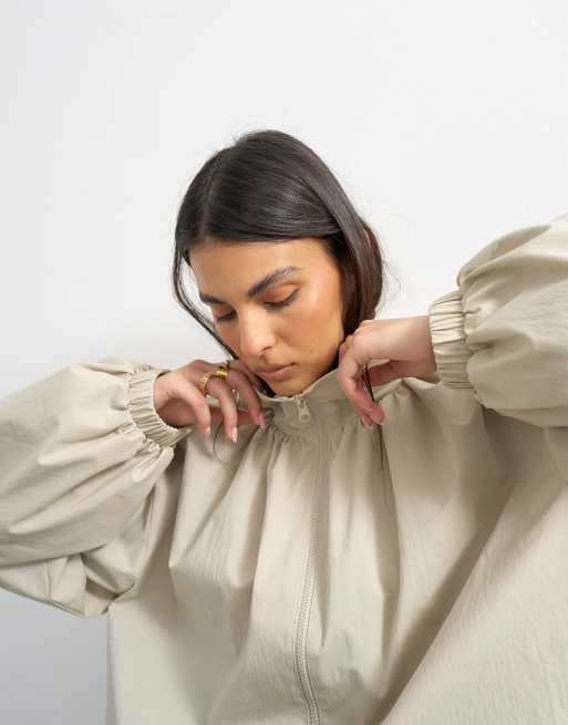 Topshop - Anorak color pietra a pieghe con collo a imbuto, 3 di 4
