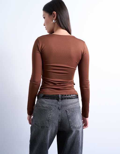 Topshop – Anschmiegsames, langärmliges Oberteil in Braun mit Rundhalsausschnitt, 4 von 4