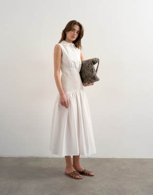 Topshop - Ärmelloses Hemdblusenkleid in Weiß mit tiefer Taille