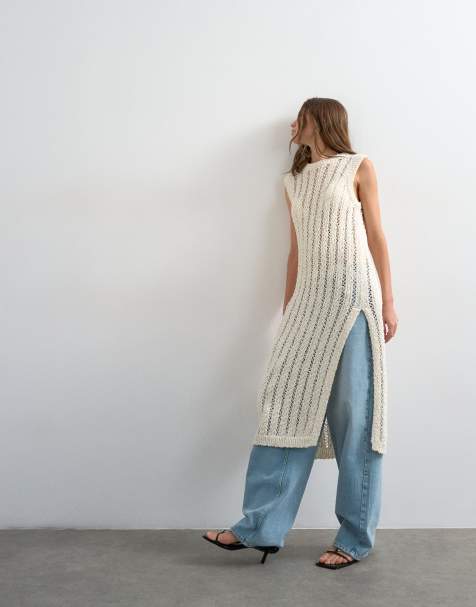 Topshop – Ärmelloses Kleid aus weitmaschigem Strick in Elfenbeinweiß mit strukturiertem Muster - view 1