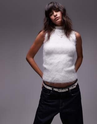 Topshop – Ärmelloses, superflauschiges Strickoberteil in Elfenbeinweiß, Kombiteil - view 1