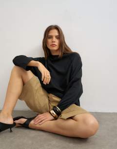 Asymmetric hem raglan sleeve skater t-shirt in black