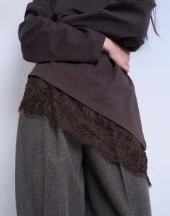 Model wearing Asymmetric lace trim oversized skater in chocolate