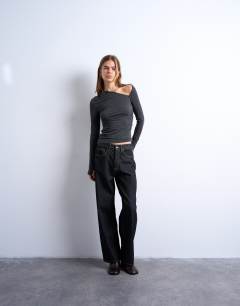 Model wearing Asymmetric neckline ruched long sleeve top in charcoal grey