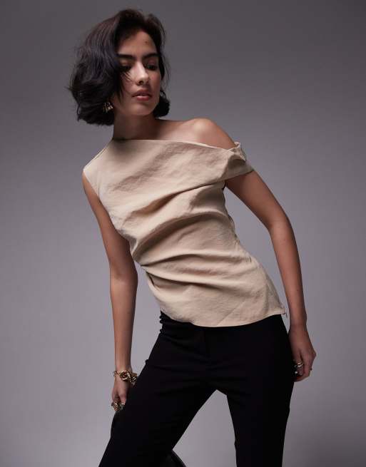 Topshop – Asymmetrisch geschnittenes Oberteil in Sandbeige mit weicher Haptik