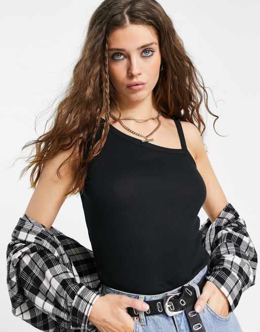 Topshop - Asymmetrisch hemdje met enkel smal schouderbandje in zwart