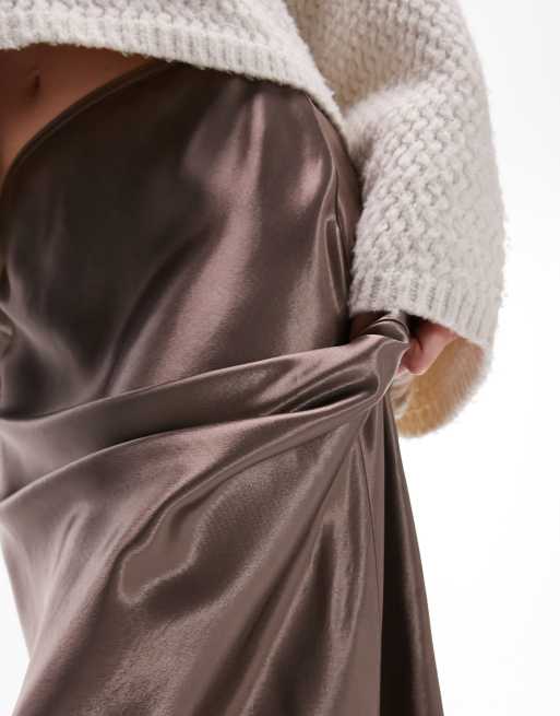 Topshop – Asymmetrischer Maxirock aus Satin in Pilzbraun, 2 von 5