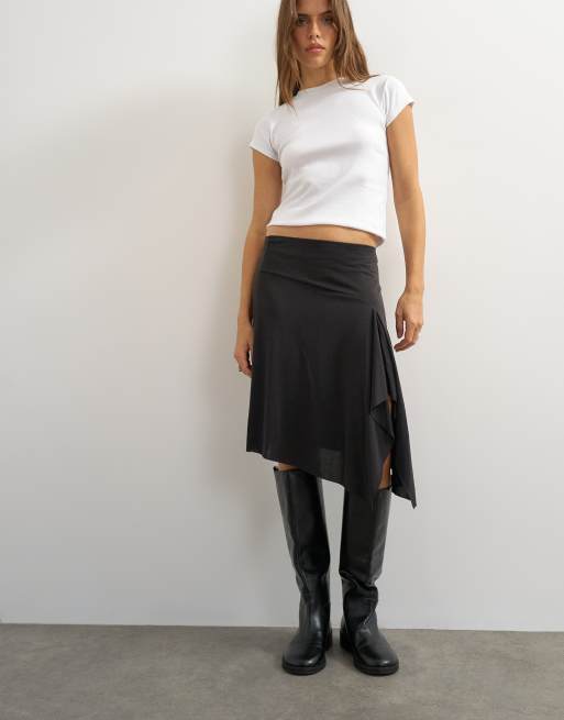 Topshop asymmetrischer Midi-Rock aus Cupro in Schwarz, 2 von 5