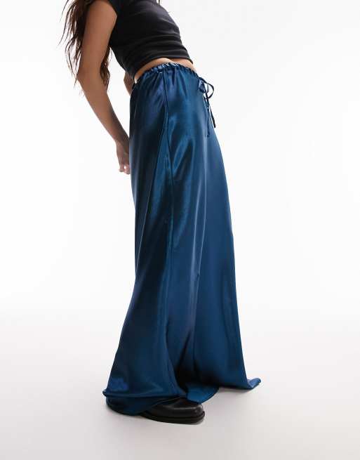 Topshop – Asymmetrischer Satin-Maxirock im Wet-Look-Design in Saphirblau