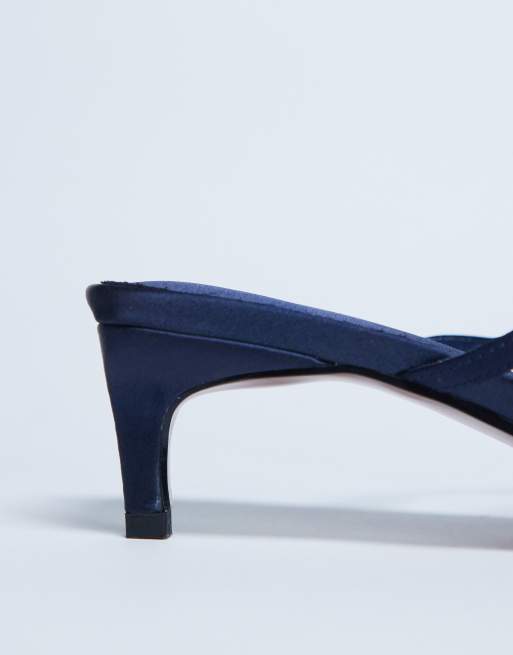 Topshop - Autumn - Sandali minimal con tacco medio blu navy in raso, 3 di 4