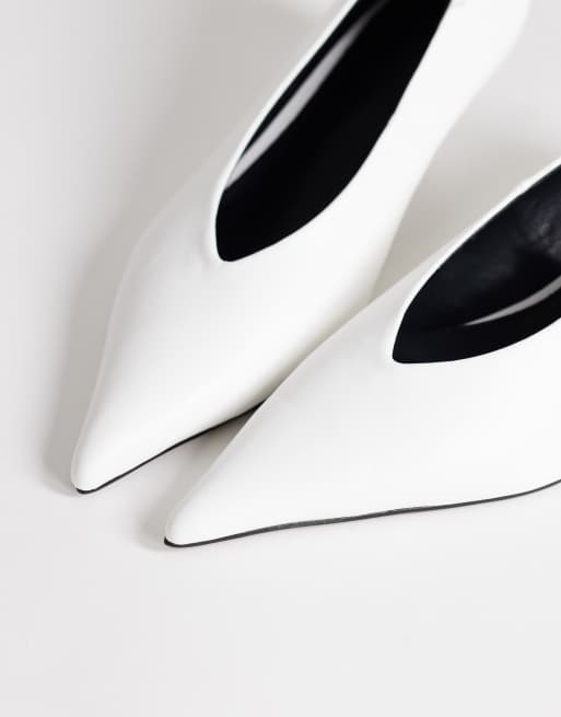 Topshop Avril kitten heel mid court shoe in white, 4 of 4
