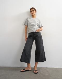Awkward crop jean in washed black