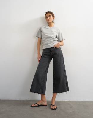 Topshop Awkward Crop Jeans In Black