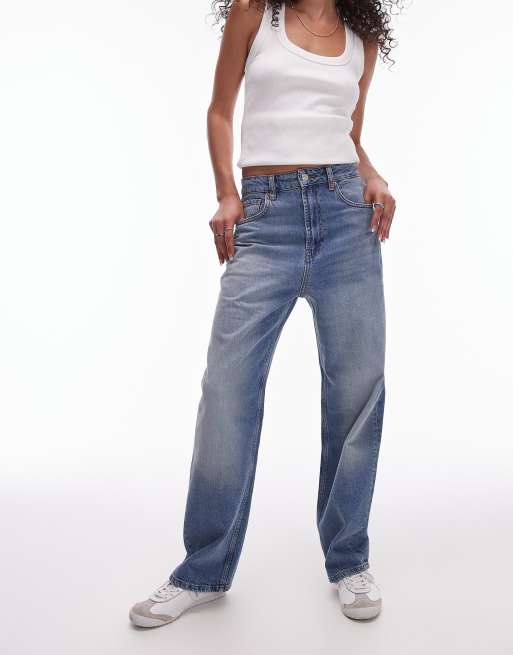Topshop – Awkward – Vintageblå jeans med hög midja och barrelben