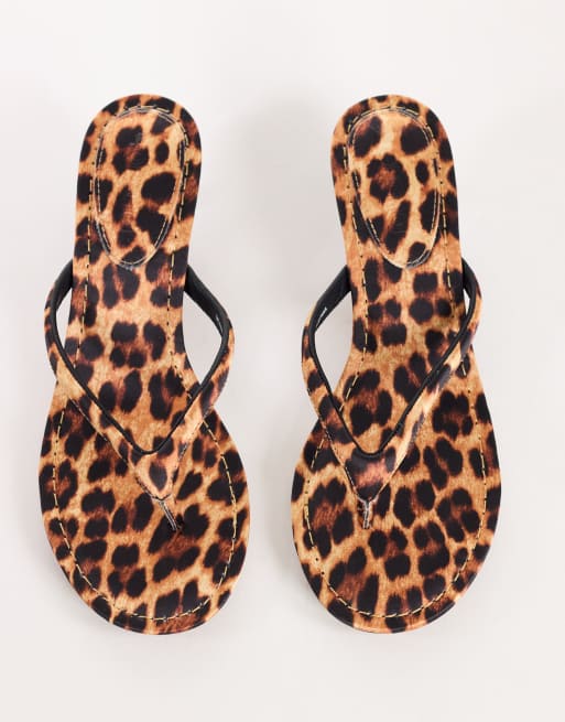 Topshop Axel toe thong mid heel sandal in leopard print satin, 3 of 4