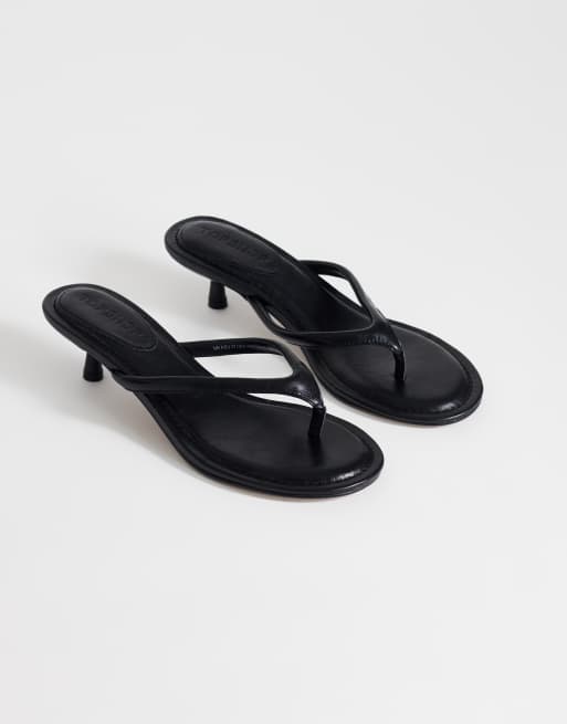 Topshop – Axel – Zehenstegsandalen in Schwarz mit mittelhohem Absatz, 2 von 4