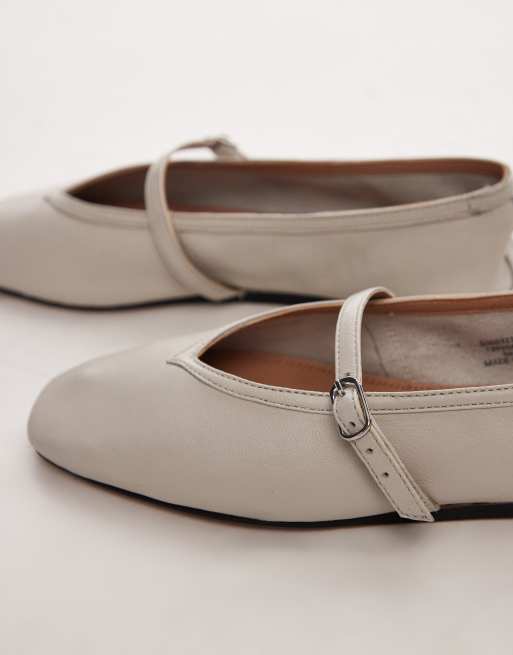 Topshop - Babette - Ballerina's van leer met v-detail in gebroken wit, 2 van 4