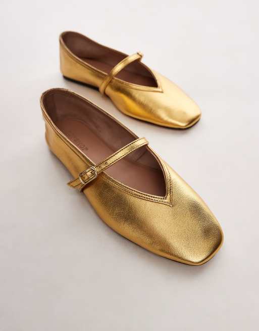 Topshop Babette leather v detail ballet flats in gold, 2 of 4