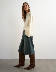 Model wearing Baggy low rise urban culotte in dirty blue