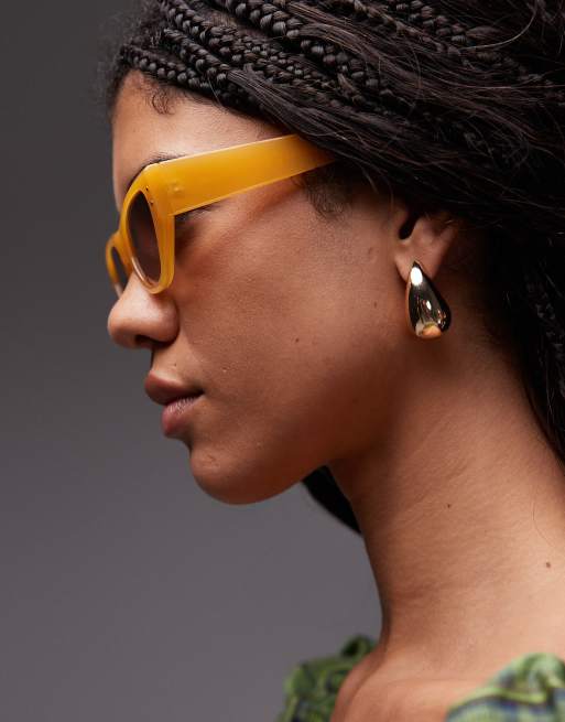 Topshop – Bali – Gula, vinklade och smala solglasögon i cateye-modell, 2 av 3