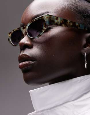 Topshop - Bali - Schmale, eckige Cat-Eye-Sonnenbrille in grüner Schildpatt-Optik