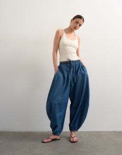 Balloon jean in vintage blue