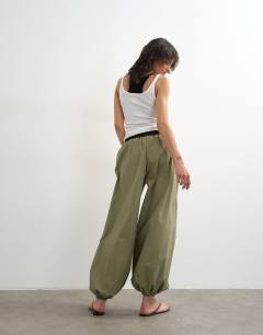 Model wearing Balloon ripstop cargo trouser in khaki