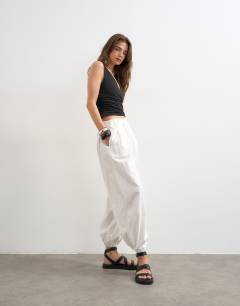 Balloon trouser in white