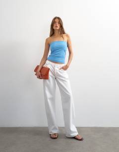 Model wearing Bandeau in blue
