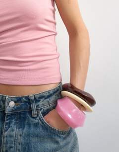 Model wearing Bandeau in pink