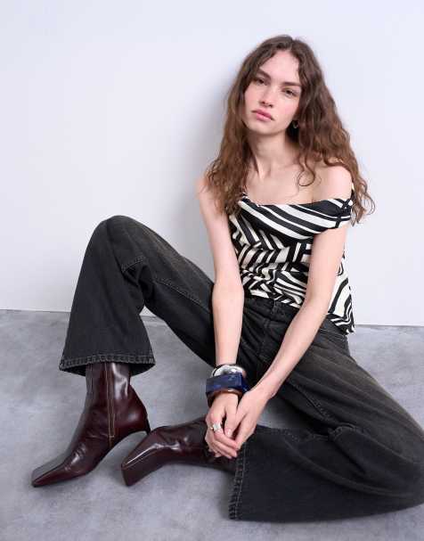 Topshop - Bardottop met gedraaide schouder in zwart-witte satijn strepen, deel van co-ord set - view 1