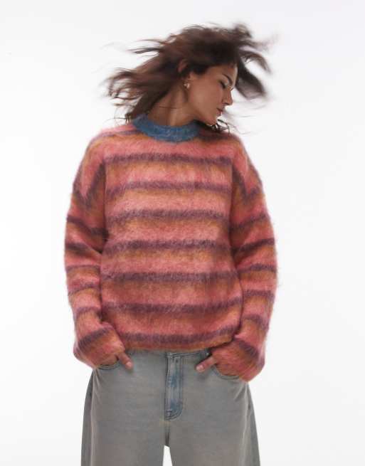 Topshop – Bardzo puszysty dzianinowy sweter o luźnym kroju w różowo-fioletowe paski