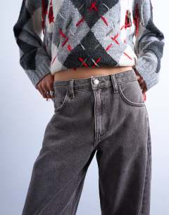 Model wearing Barrel high rise jean with seam detail in otter