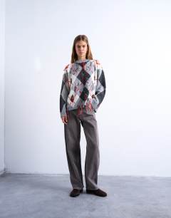 Model wearing Barrel high rise jean with seam detail in otter