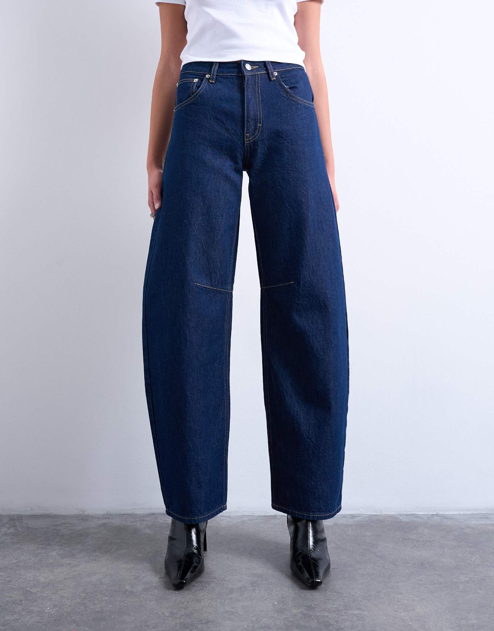 Джинсы с высокой посадкой Topshop Barrel цвета индиго