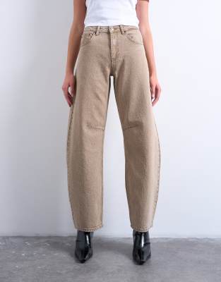 Topshop - Barrel - Jeans in verwaschenem Beige mit mittelhohem Bund-Brown