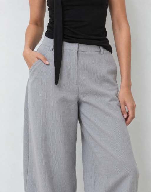 Topshop Barrel-Leg-Hose mit grauem Streifen, 8 von 9