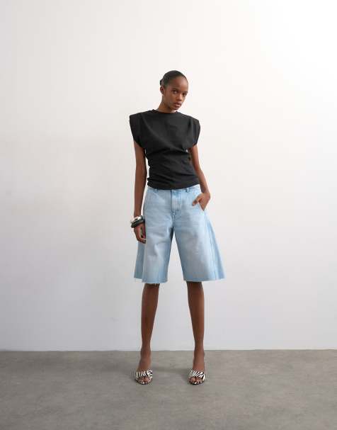 Topshop – Barrel-Leg-Jorts aus Denim in ausgebleichter Optik - view 1