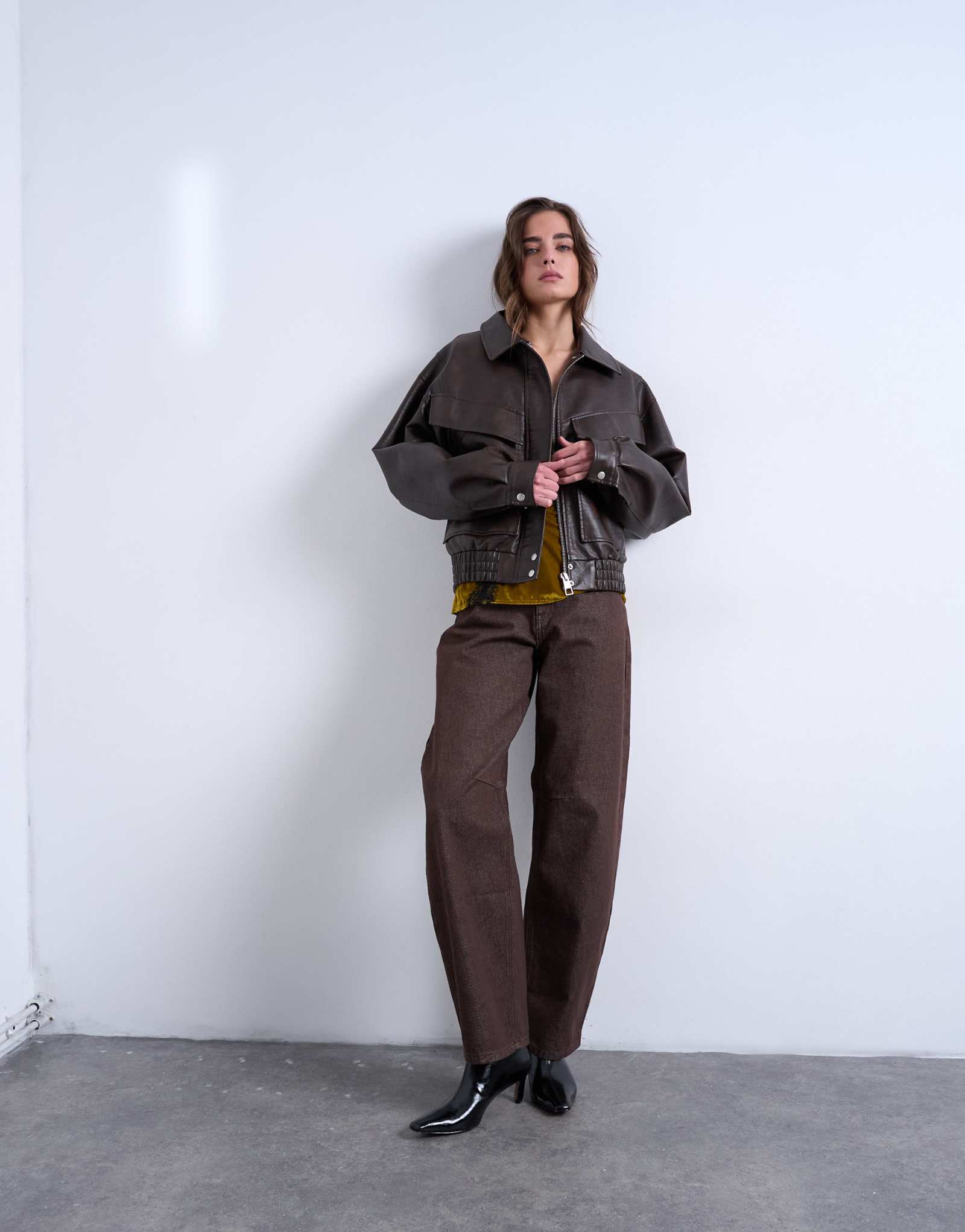 Коричневые джинсы средней посадки Topshop Barrel