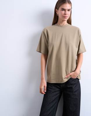 Topshop - Basic-T-Shirt aus hochwertigem Material in Taupe-Neutral
